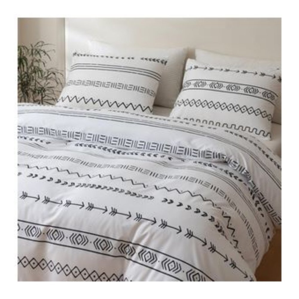 3 Piece Breathable Bedding Set with Zipper Closure, Corner Ties - White